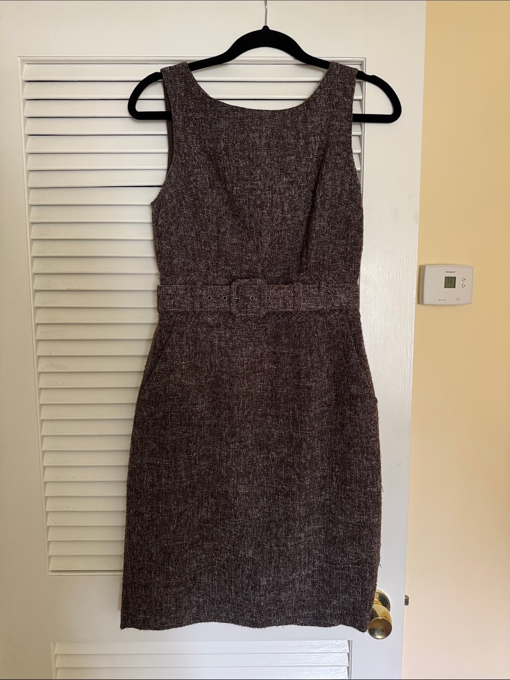 Classic Sleeveless Knit Sheath Dress in Brown